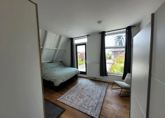 Luxury House Between The Windmills In Old Center